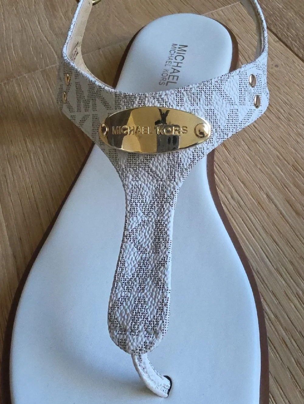 Michael Kors Beige/White Logo Thong Sandals - Picture 3 of 3
